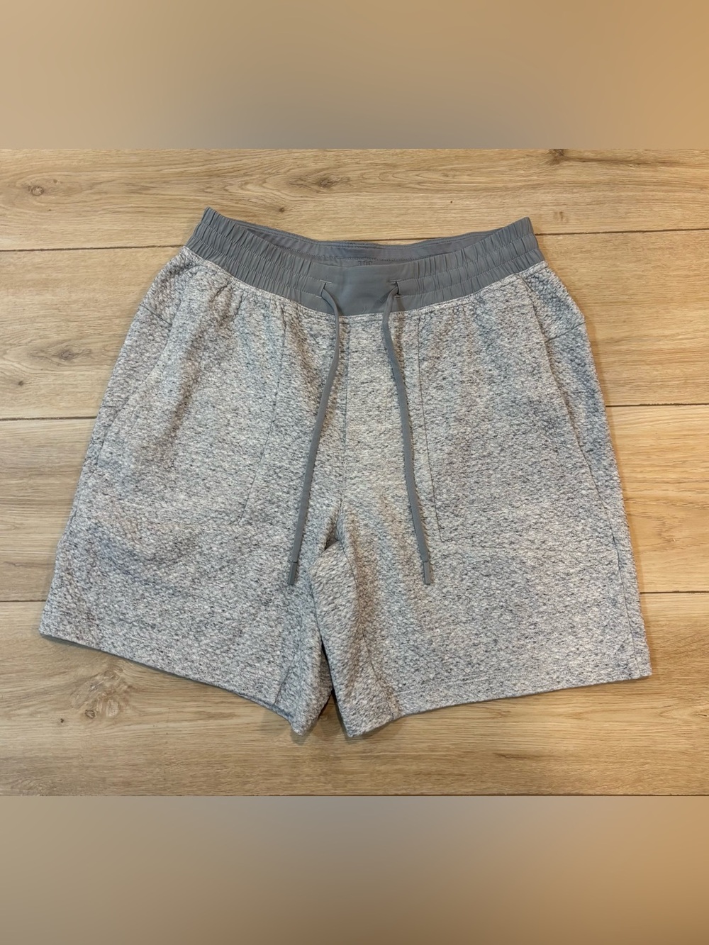 Lululemon At Ease Gray Textured Drawstring Athletic Shorts Medium M LM7AI9S 7”